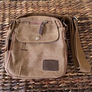 Ou Li Lai Crossbody Bag